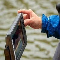 Sonar za ribe s senzorom za ribe i instaliranim kartama unutarnjih jezera SAD-a